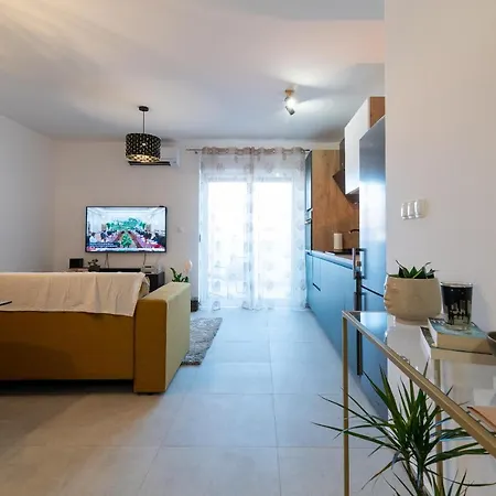Kamarin Apartment Trogir Exterior photo