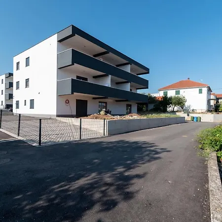 Kamarin Apartment Trogir Exterior photo