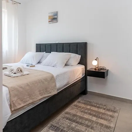 Kamarin Apartment Trogir Exterior photo
