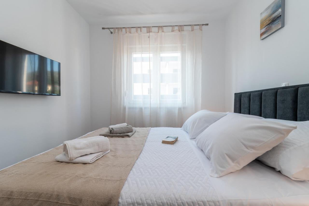 Kamarin Apartment